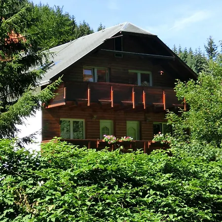 Spacious Near Trails, Cleaning Included *