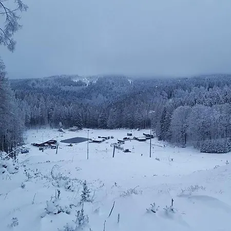 Spacious Near Trails, Cleaning Included Apartmán