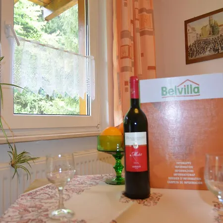 Spacious Near Trails, Cleaning Included Apartmán